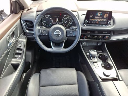 Used 2023 Nissan Rogue SV w/ SV Premium B Package image 12