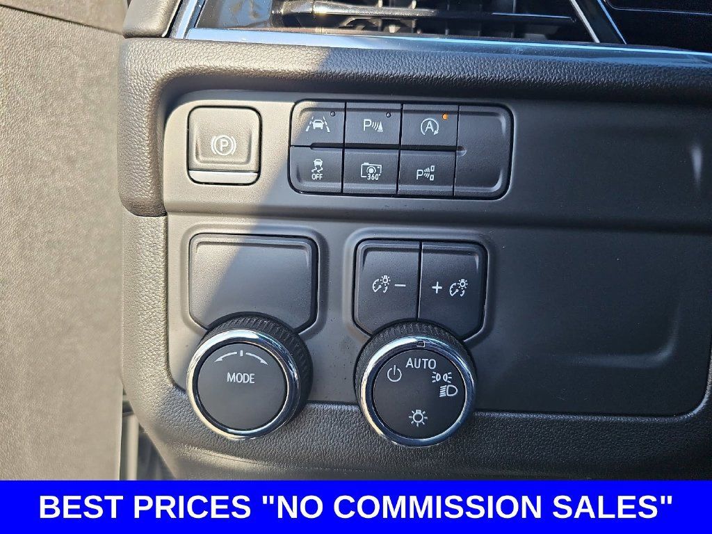 Used 2025 Chevrolet Tahoe LT RWD image 28