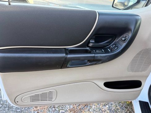 Used 2007 Ford Ranger XLT image 12