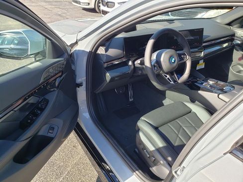 New 2026 BMW i5 eDrive40 w/ M Sport Package image 6