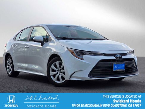 Used 2023 Toyota Corolla LE image 1