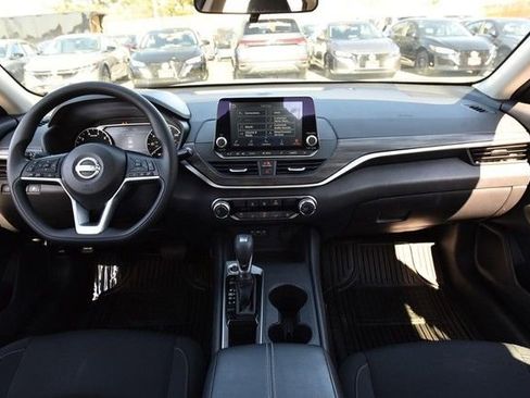 Certified 2025 Nissan Altima 2.5 SV image 8