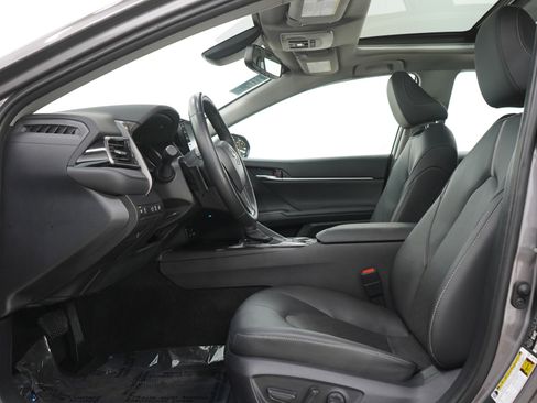 Used 2022 Toyota Camry XSE FWD image 22