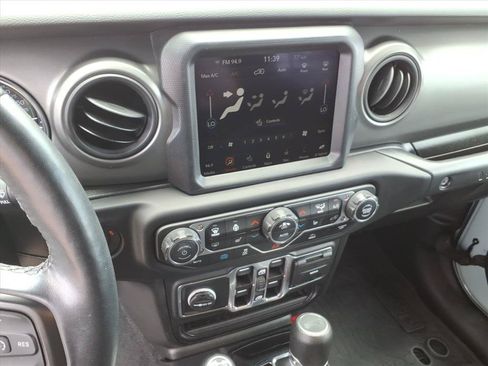 Used 2023 Jeep Wrangler Unlimited w/ Cold Weather Group AWD/4WD image 28