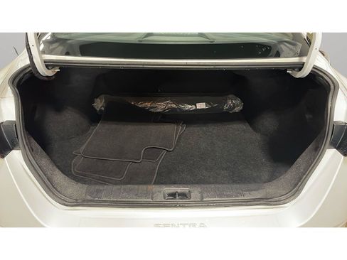 Used 2021 Nissan Sentra SR FWD image 12