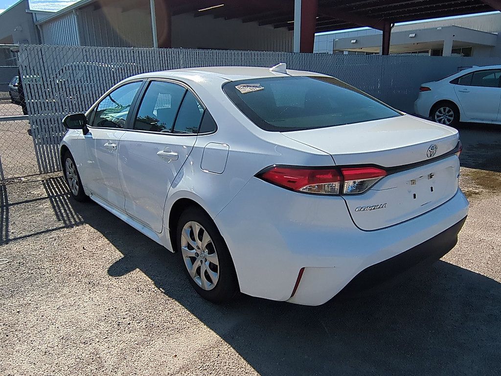 Used 2025 Toyota Corolla LE FWD image 4