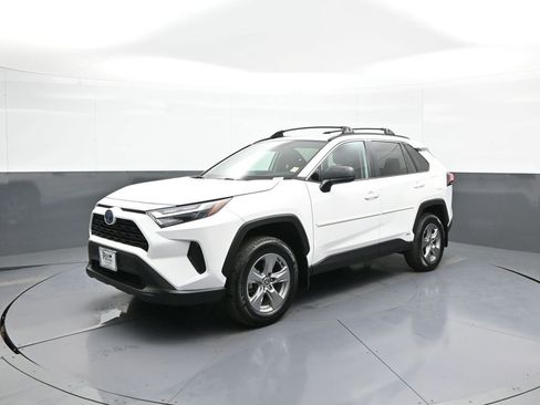 Certified 2024 Toyota RAV4 LE AWD/4WD image 1