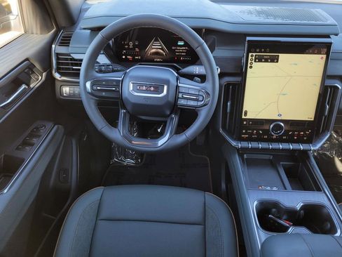 Used 2025 GMC Acadia AT4 image 16