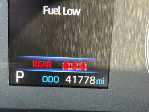 Used 2024 Toyota Corolla LE image 17