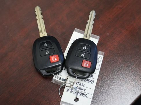 Used 2019 Toyota Sequoia SR5 AWD/4WD image 31