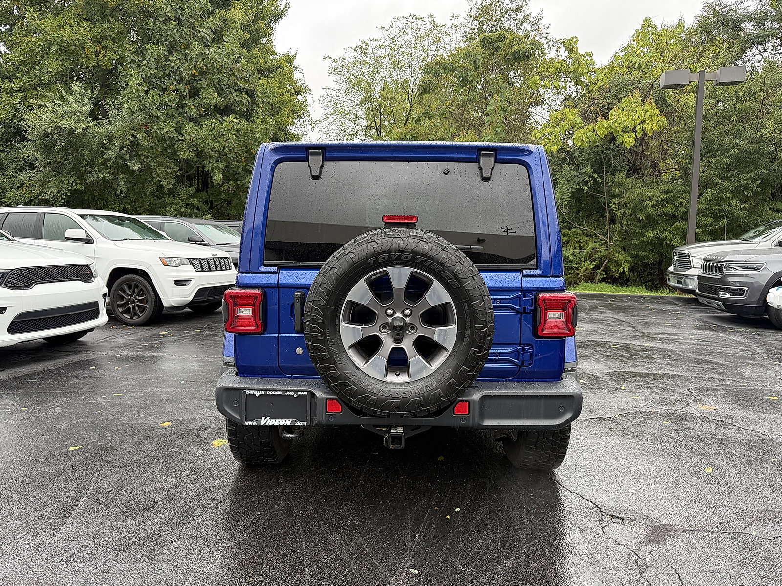 Used 2019 Jeep Wrangler Unlimited Sahara AWD/4WD image 5