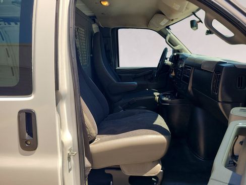Used 2018 GMC Savana 2500 w/ Driver Convenience Package RWD image 20