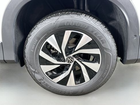 New 2025 Volkswagen Tiguan S image 29