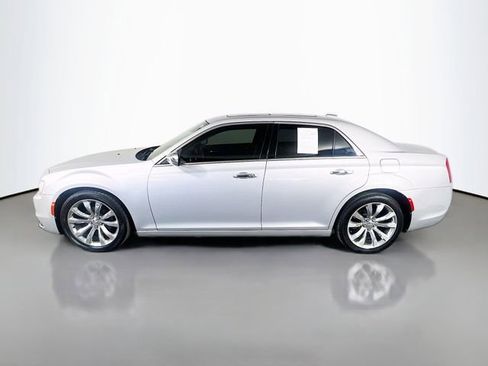 Used 2020 Chrysler 300 Limited RWD image 5