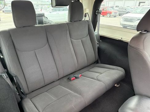 Used 2018 Jeep Wrangler Sport w/ Connectivity Group AWD/4WD image 24