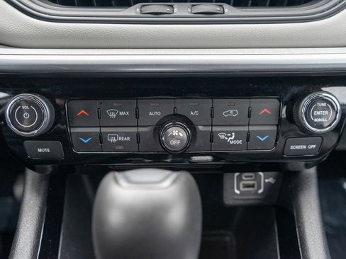 Used 2025 Jeep Compass Limited AWD/4WD image 33