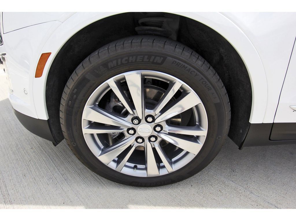 Certified 2023 Cadillac XT5 Premium Luxury w/ Technology Package FWD image 32