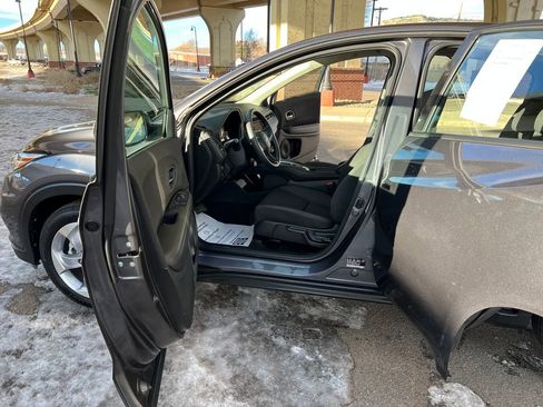 Used 2022 Honda HR-V LX image 7