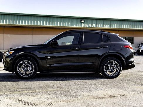 Used 2022 Alfa Romeo Stelvio Sprint image 8