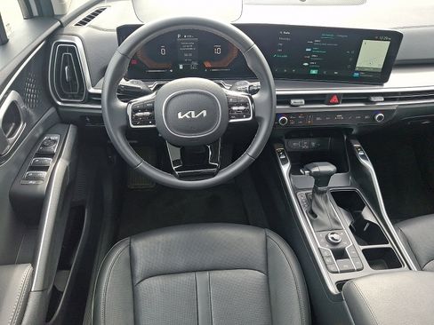 Certified 2025 Kia Sorento S w/ Panoramic Sunroof Package image 11