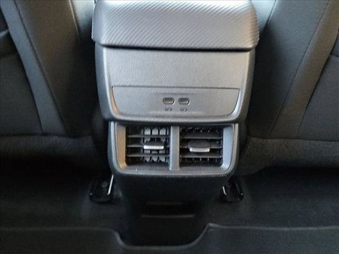 Used 2025 Chevrolet Equinox LT AWD/4WD image 17