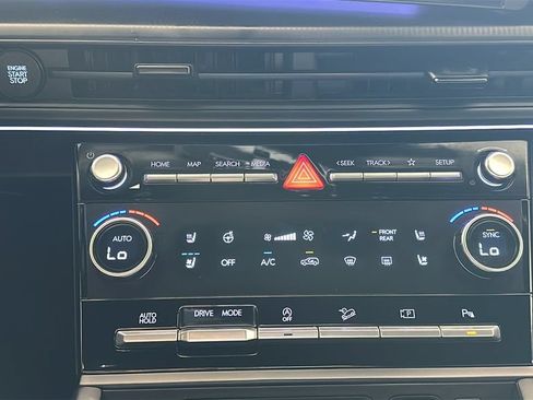Used 2025 Hyundai Santa Fe Calligraphy FWD image 29