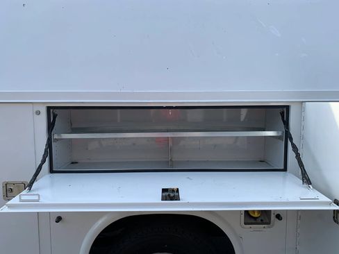 Used 2006 Ford E-350 and Econoline 350 Super Duty RWD image 24