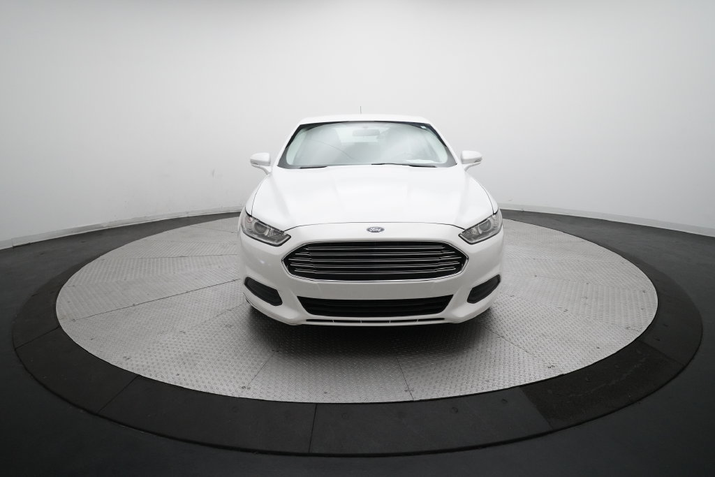 Used 2016 Ford Fusion SE FWD image 11