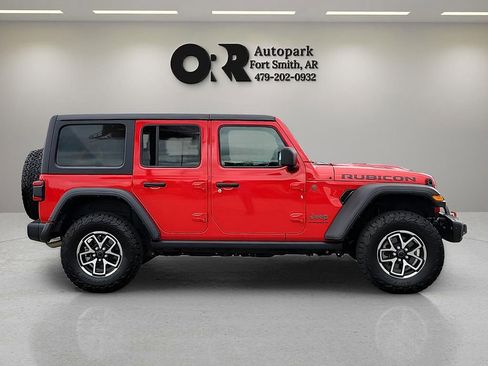Used 2024 Jeep Wrangler Unlimited Rubicon AWD/4WD image 6