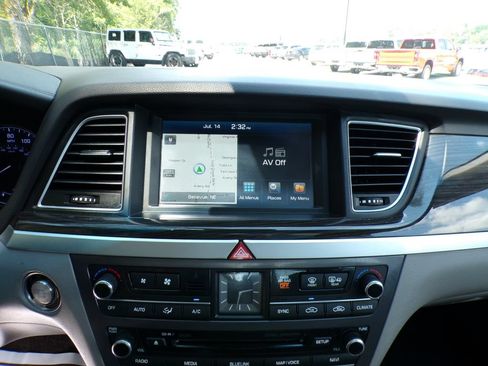 Used 2015 Hyundai Genesis 3.8 w/ Option Group 02 AWD/4WD image 26