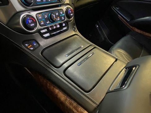Used 2017 Chevrolet Suburban Premier image 30