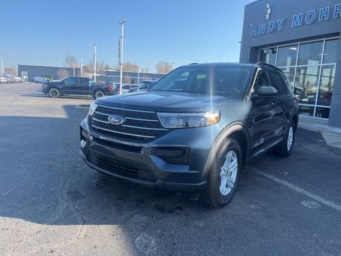 Used 2023 Ford Explorer XLT image 2