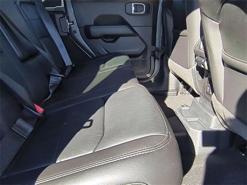 Used 2021 Jeep Wrangler Unlimited Sahara image 17
