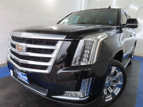 Used 2016 Cadillac Escalade Luxury RWD image 1