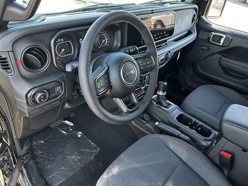 New 2025 Jeep Gladiator Rubicon w/ Convenience Group image 15
