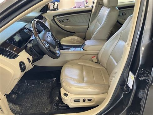 Used 2018 Ford Taurus Limited image 10