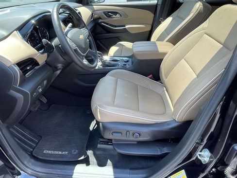 Certified 2022 Chevrolet Traverse Premier FWD image 14