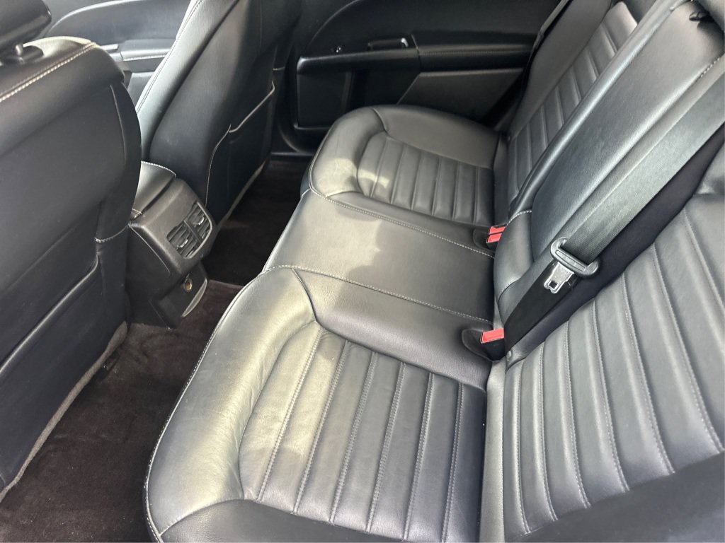 Used 2017 Ford Fusion SE w/ Fusion SE Technology Package FWD image 12