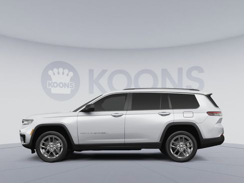 Used 2025 Jeep Grand Cherokee L Laredo w/ Luxury Tech Group I AWD/4WD image 2