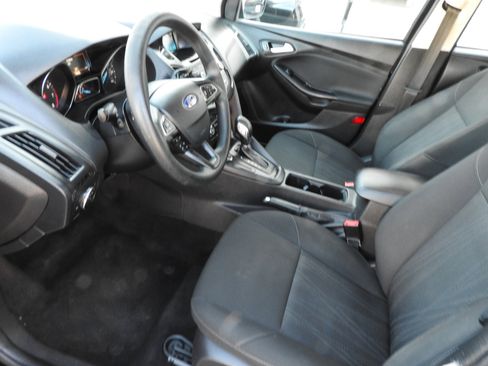 Used 2017 Ford Focus SE image 7