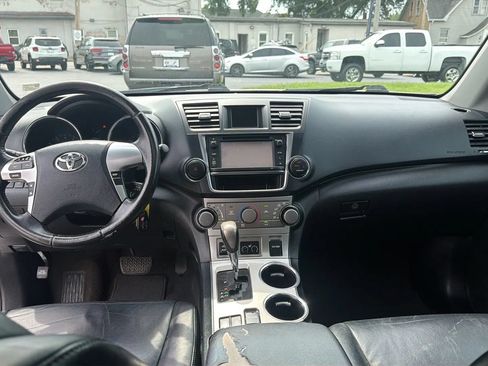 Used 2013 Toyota Highlander SE AWD/4WD image 13