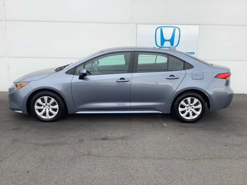 Used 2024 Toyota Corolla LE FWD image 3