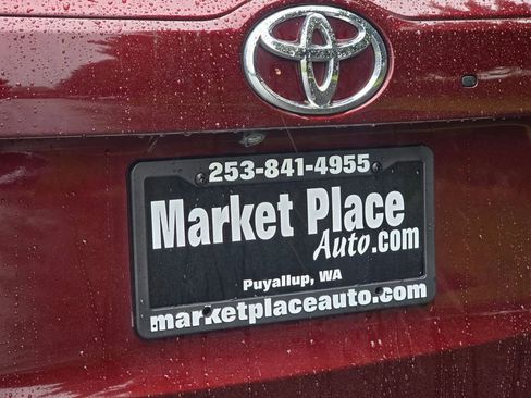 Used 2017 Toyota Highlander XLE AWD/4WD image 13