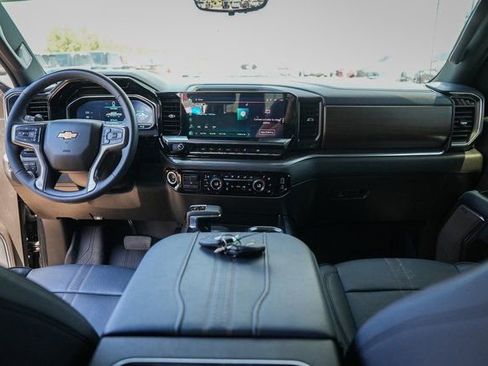 Used 2024 Chevrolet Silverado 1500 High Country w/ Technology Package image 35