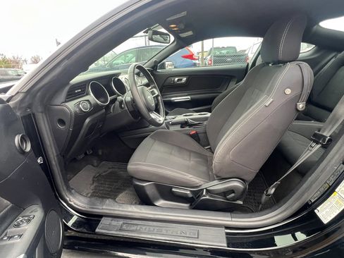 Used 2018 Ford Mustang Coupe image 25