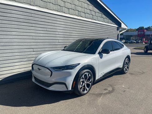 Used 2023 Ford Mustang Mach-E Premium image 2