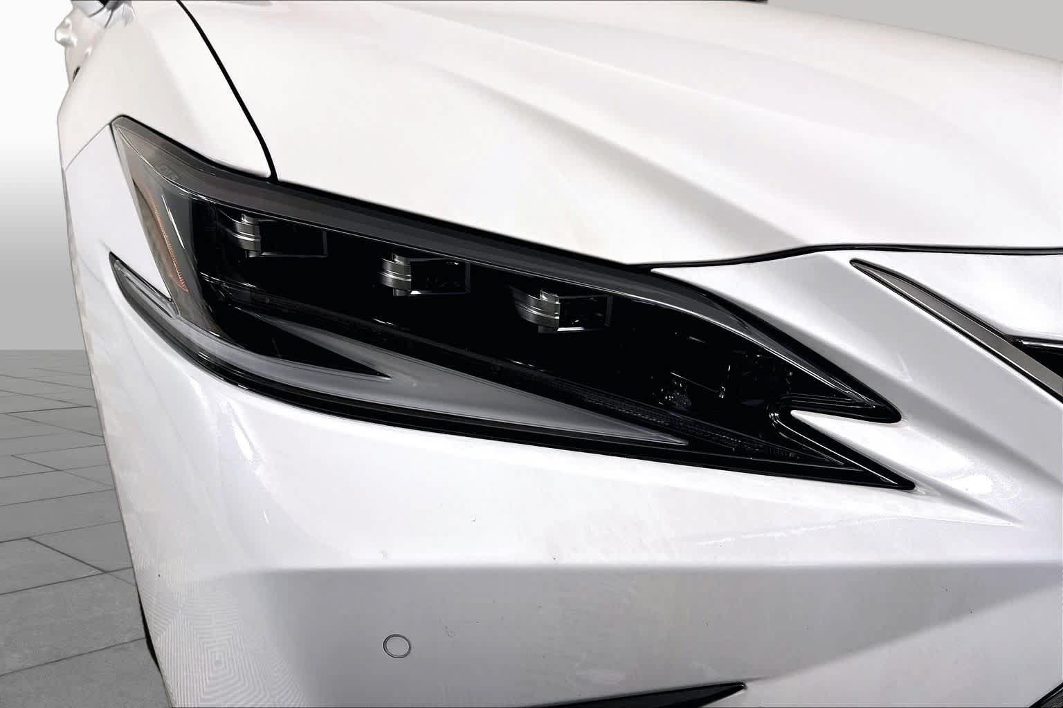 Used 2023 Lexus ES 350 F Sport w/ Accessory Package (Z2) FWD image 27