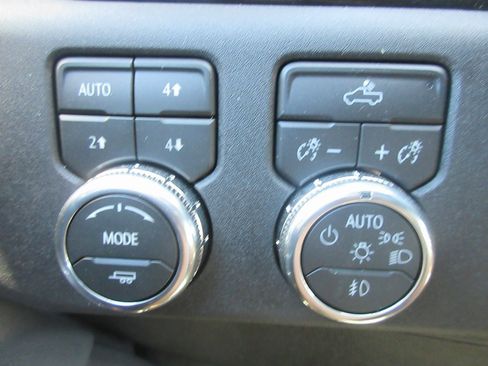 New 2026 GMC Sierra 2500 SLE w/ SLE Value Package; image 18