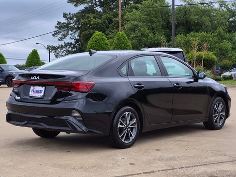 Used 2024 Kia Forte LXS FWD image 6