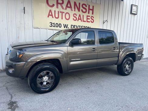 Used 2010 Toyota Tacoma PreRunner image 4